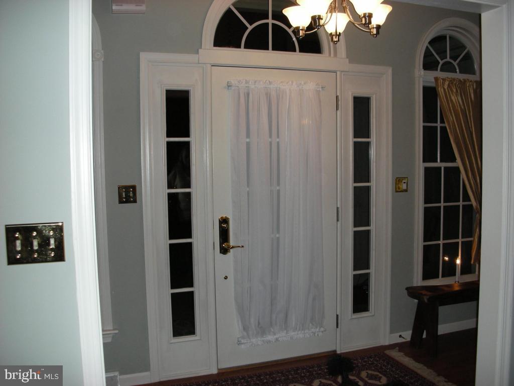 662 Laurel Avenue Lititz, PA 17543 - Photo 4 of 28