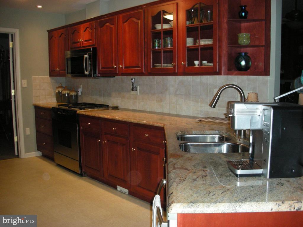662 Laurel Avenue Lititz, PA 17543 - Photo 7 of 28