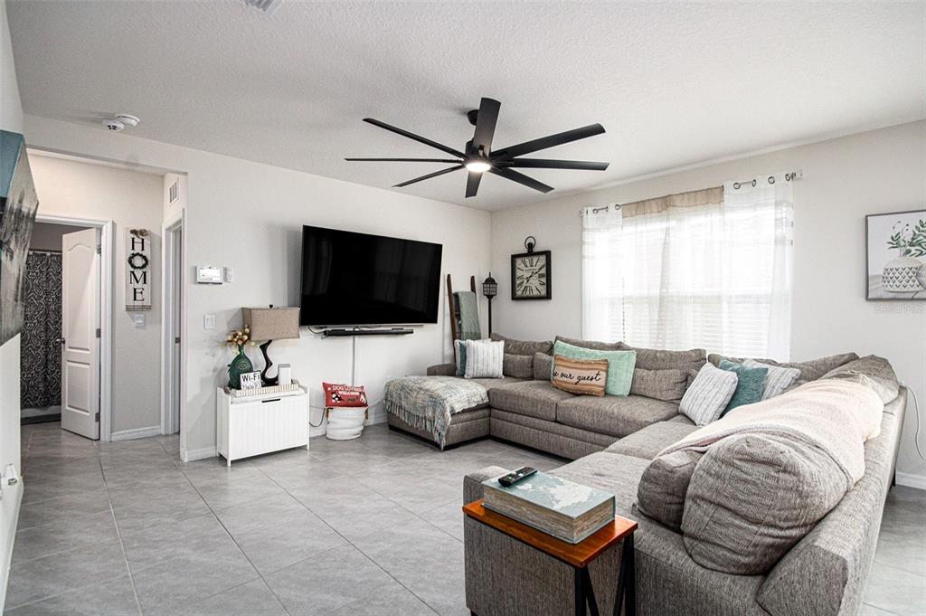 3027 Beau Loop Tavares, FL 32778 - Photo 5 of 30