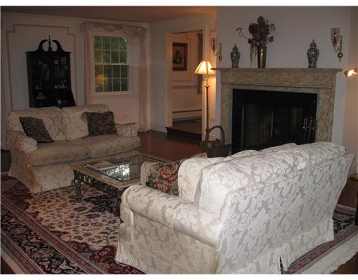 340 Rumstick Road Barrington, RI 02806 - Photo 3 of 12 Living Room.