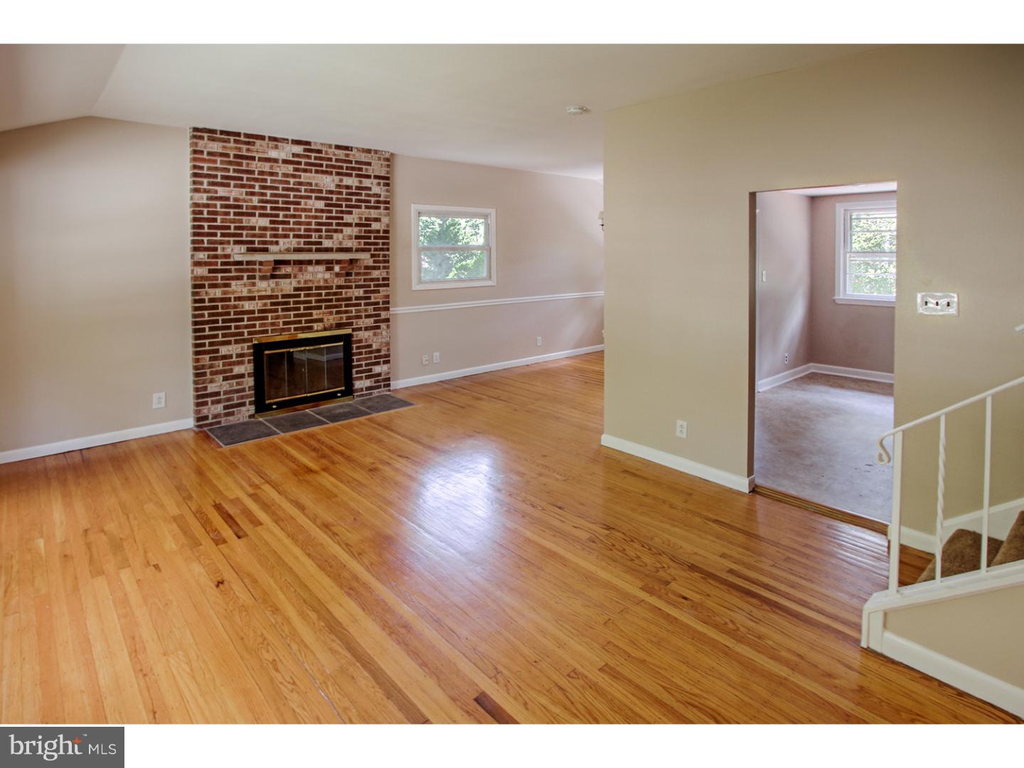 413 Bruce Road Cherry Hill, NJ 08034 - Photo 11 of 25 Living Room