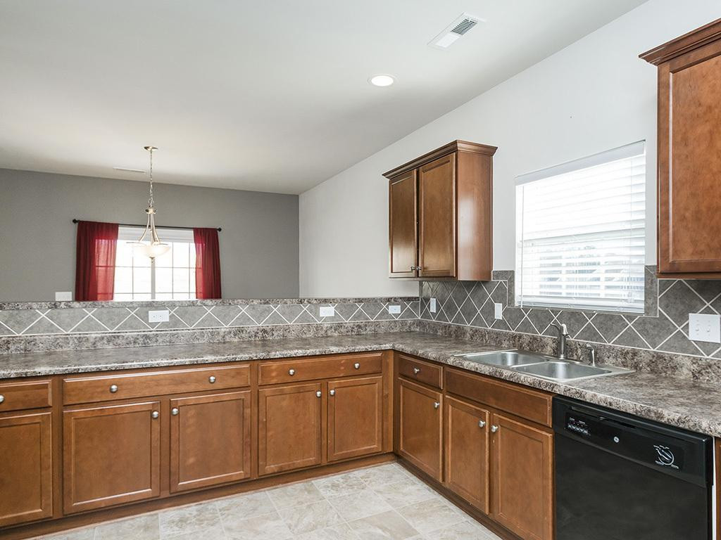 2538 Covington Loop Graham, NC 27253 - Photo 3 of 24 Gallery Image 3