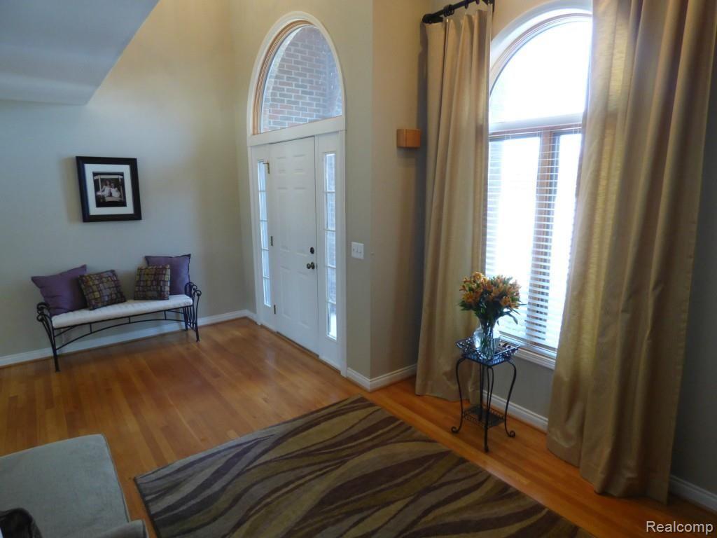 6845 Earhart Road South Lyon, MI 48178 - Photo 3 of 56 P1020590.jpg
