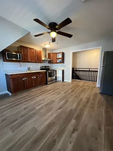 $1,800 | 15 Huntington Street, Unit 6, New London, CT 06320