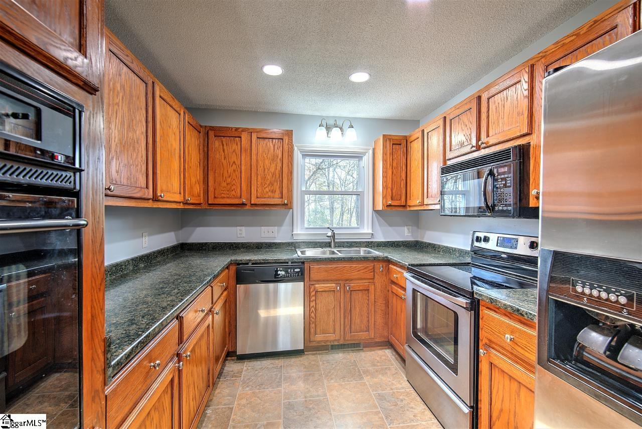 146 School Road Easley, SC 29640 - Photo 6 of 28