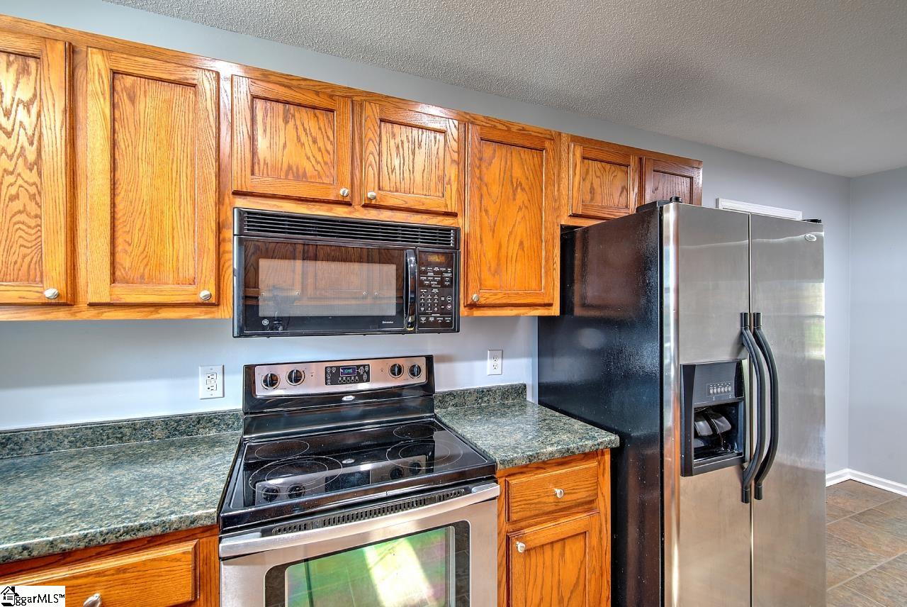 146 School Road Easley, SC 29640 - Photo 7 of 28