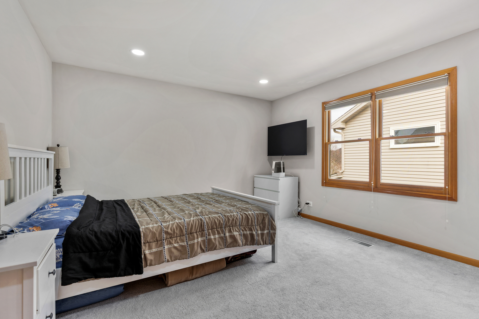 2052 Gardner Circle East Aurora, IL 60503 - Photo 16 of 26