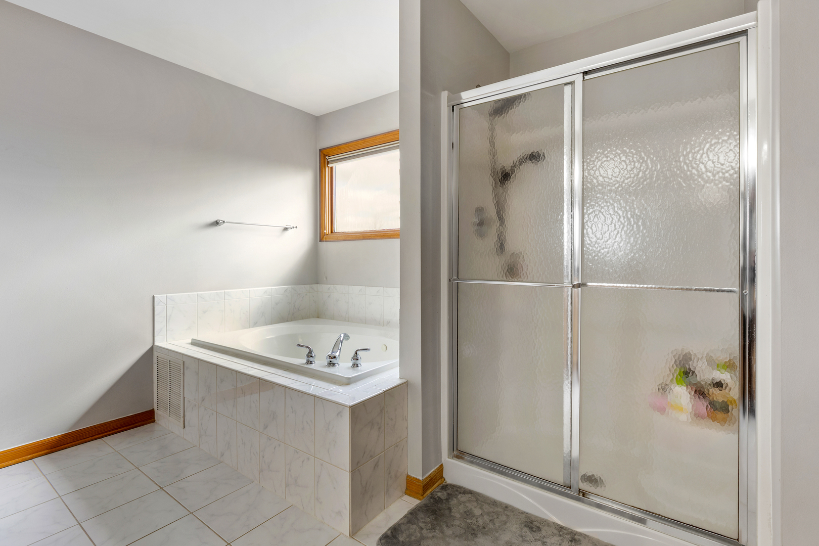 2052 Gardner Circle East Aurora, IL 60503 - Photo 19 of 26