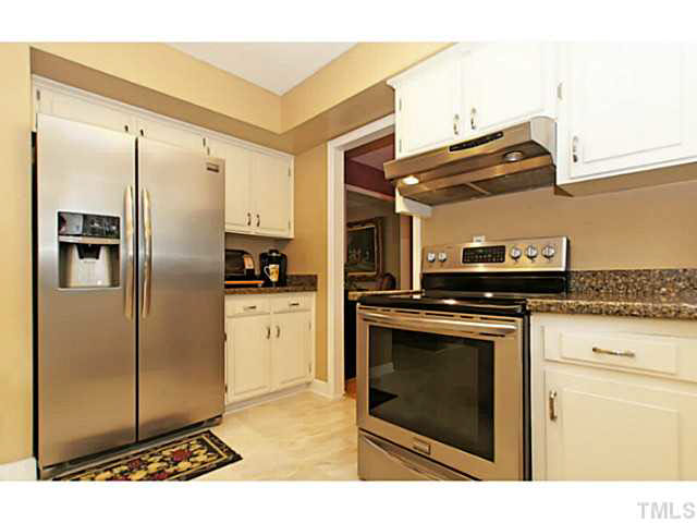2008 Port Royal Road Raleigh, NC 27609 - Photo 9 of 25