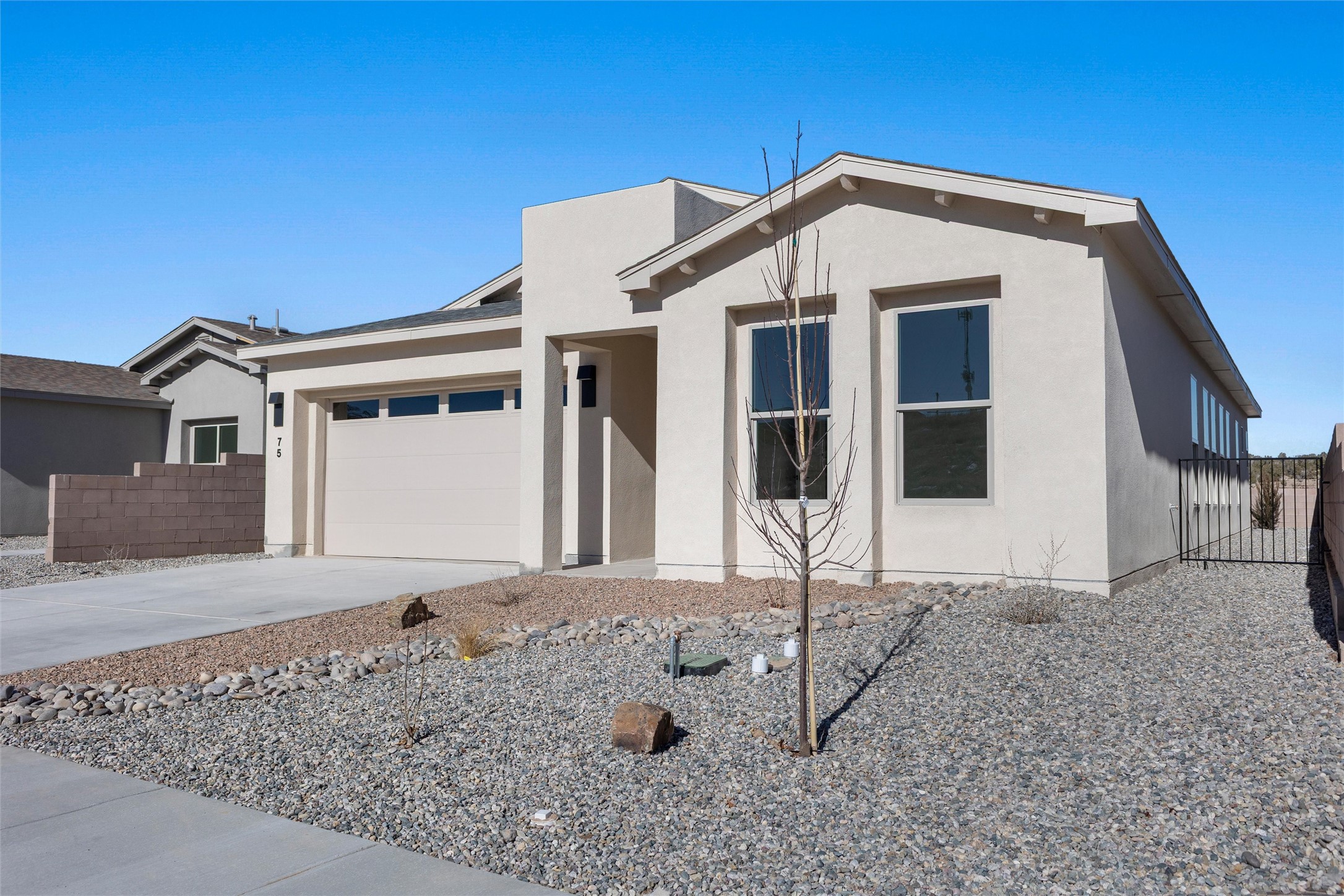 75 Cadena Loop Los Alamos, NM 87547 - Photo 3 of 30