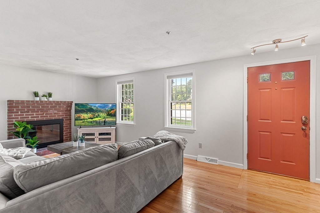7 Ridge Road Haverhill, MA 01830 - Photo 3 of 38
