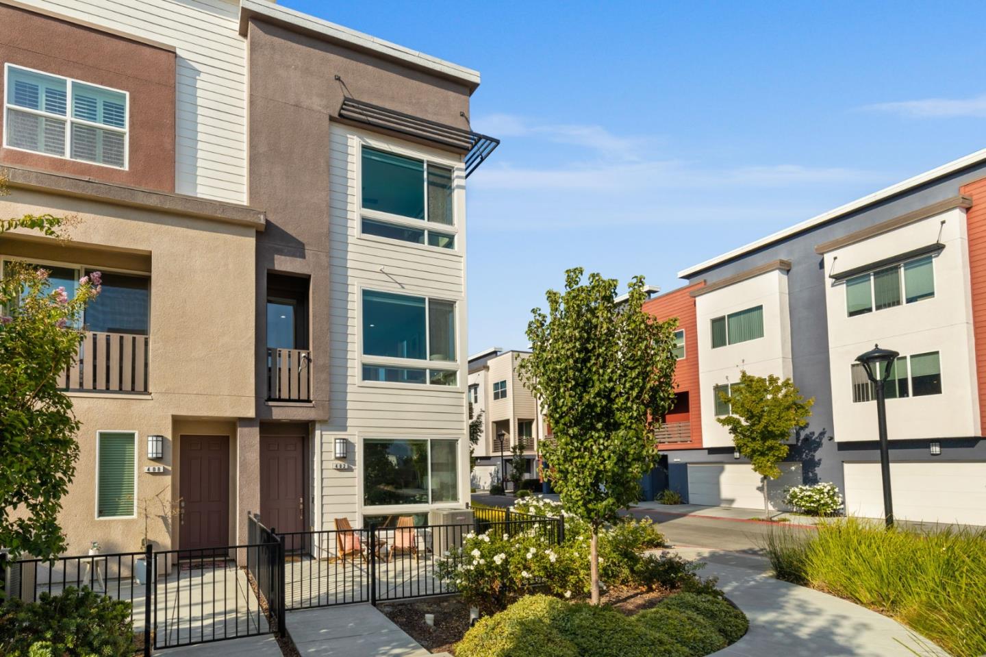 402 Ellicott Loop San Jose, CA 95123 - Photo 28 of 33 a view of a front of house with a patio