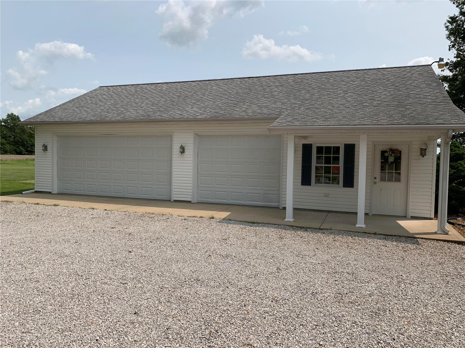 708 Walnut Hill Road Centralia, IL 62801 - Photo 11 of 41 Gallery Image 11