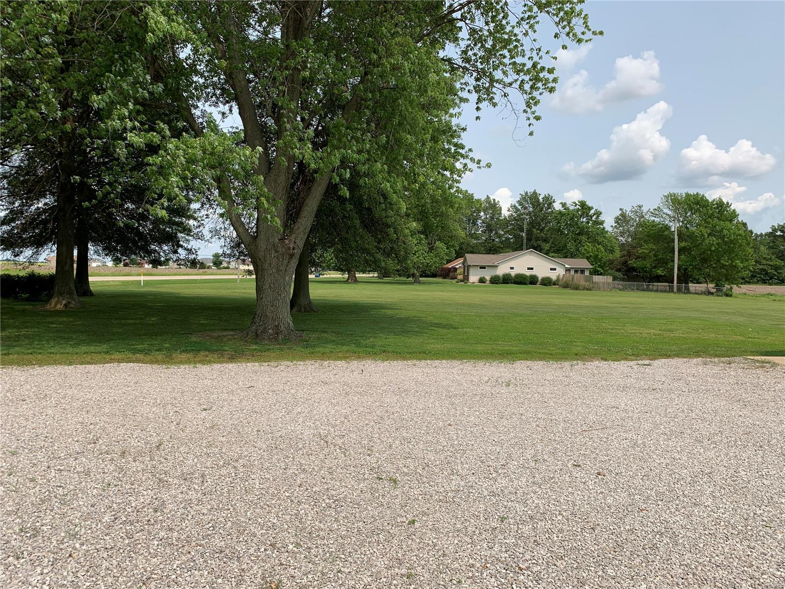 708 Walnut Hill Road Centralia, IL 62801 - Photo 12 of 41 Gallery Image 12