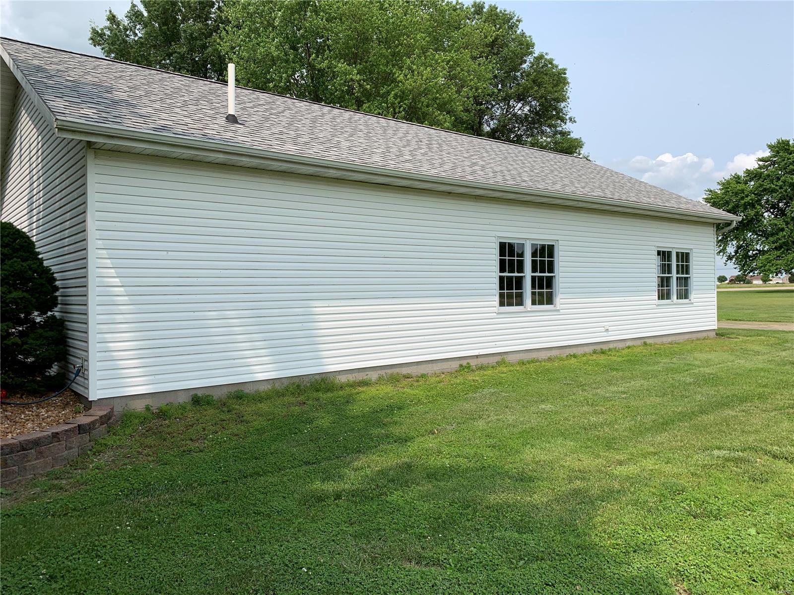 708 Walnut Hill Road Centralia, IL 62801 - Photo 15 of 41 Gallery Image 15