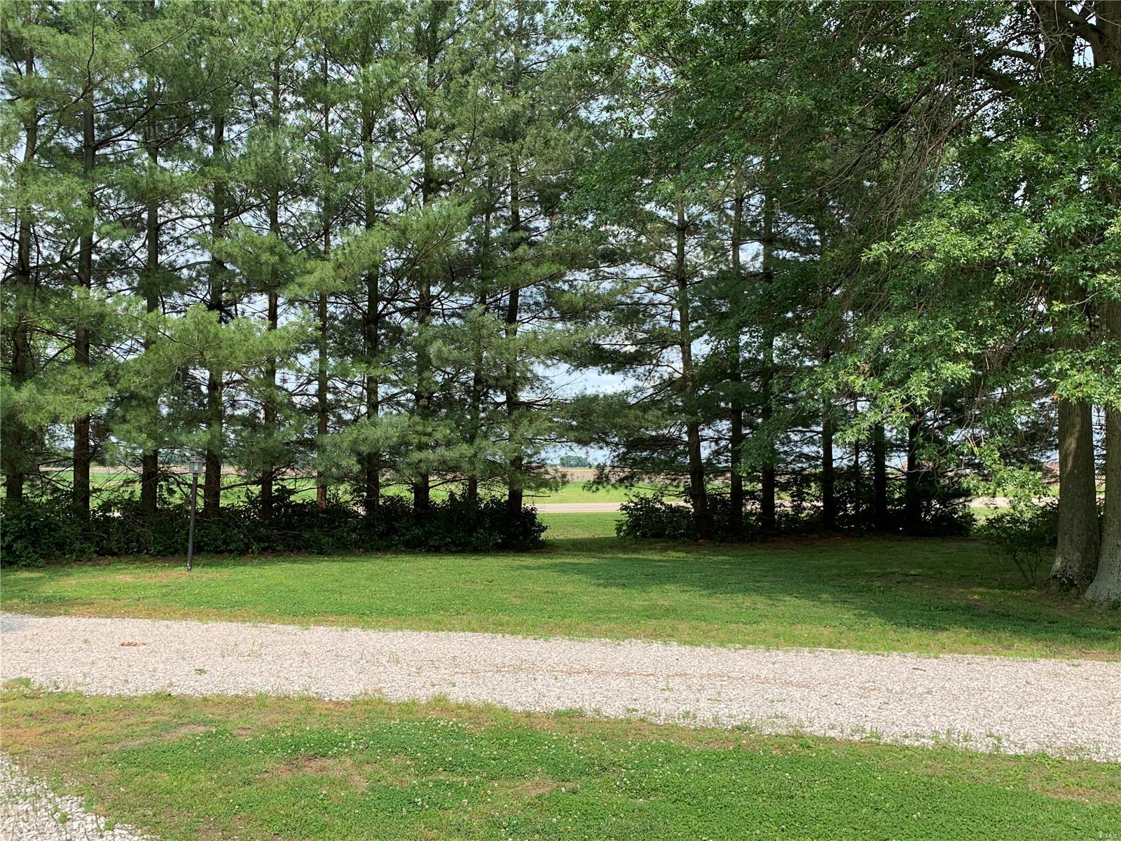 708 Walnut Hill Road Centralia, IL 62801 - Photo 17 of 41 Gallery Image 17