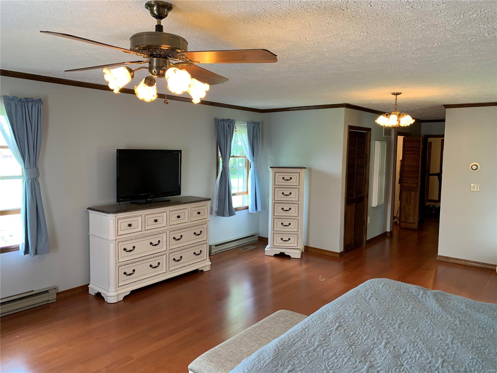 708 Walnut Hill Road Centralia, IL 62801 - Photo 35 of 41 Gallery Image 35