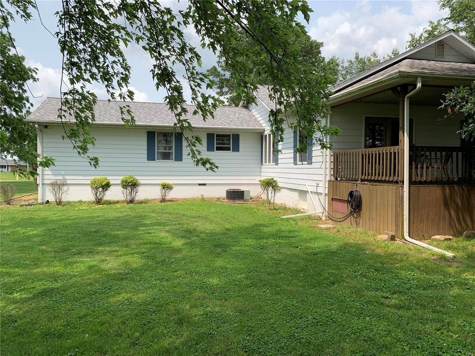 708 Walnut Hill Road Centralia, IL 62801 - Photo 5 of 41 Gallery Image 5