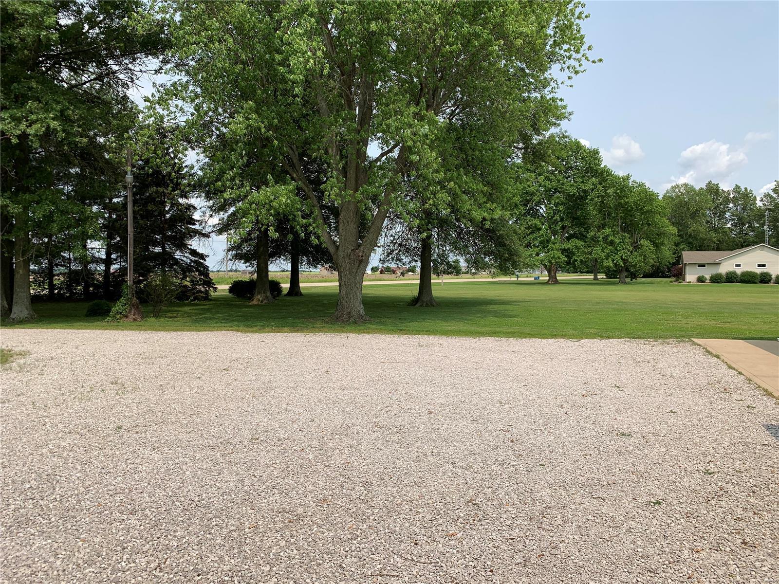 708 Walnut Hill Road Centralia, IL 62801 - Photo 10 of 41 Gallery Image 10