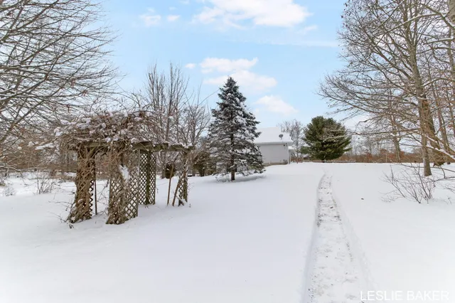 $529,900 | 3534 41st Street, Hamilton, MI 49419