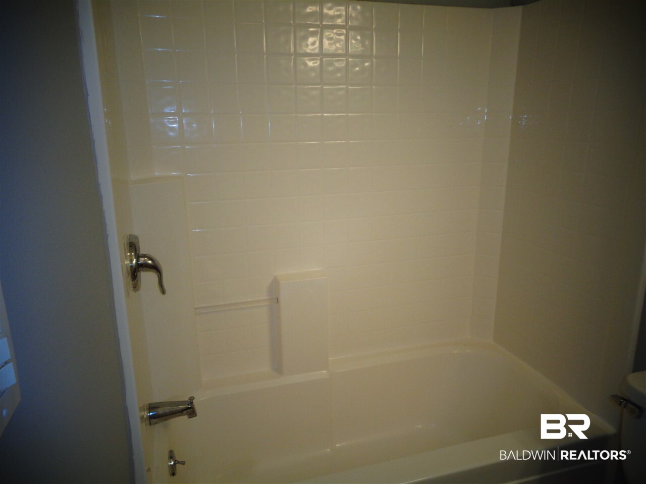 27020 Lake Road Orange Beach, AL 36561 - Photo 25 of 30 Hall Bath