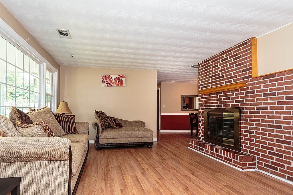 25 Judith Road Chelmsford, MA 01824 - Photo 3 of 29