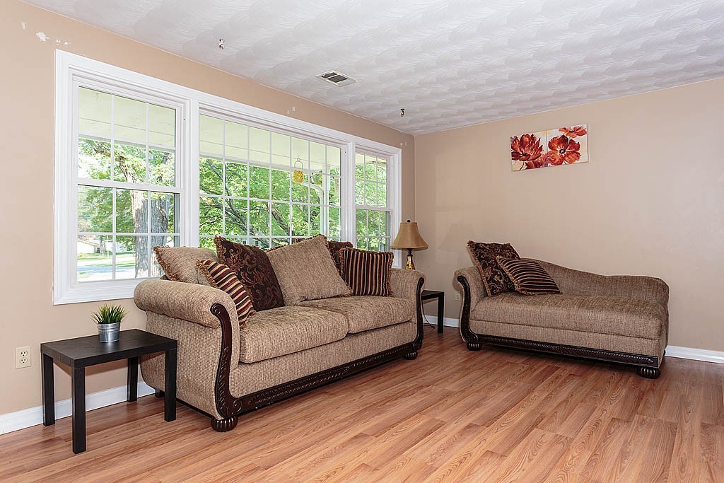 25 Judith Road Chelmsford, MA 01824 - Photo 4 of 29