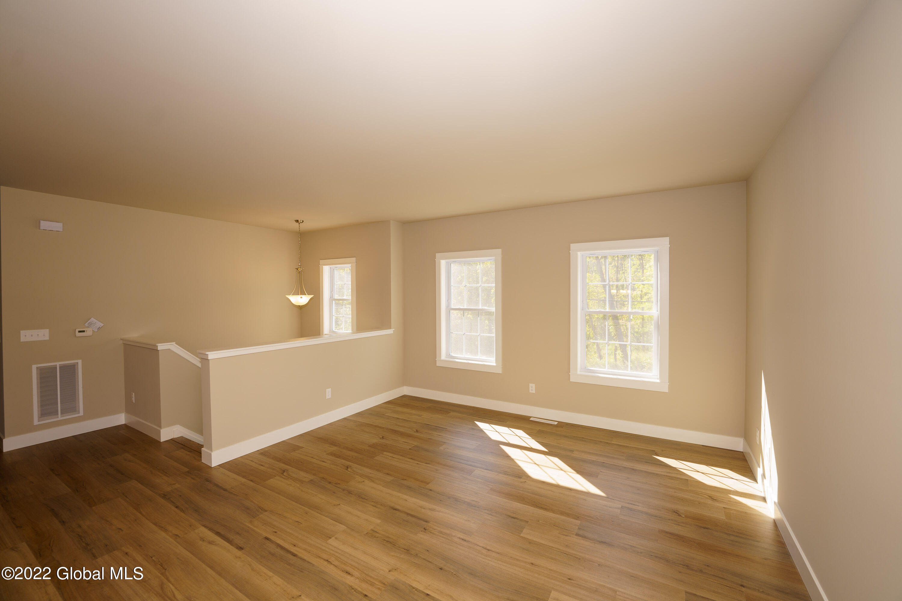 75 New Shaker Road Colonie, NY 12205 - Photo 6 of 37 2 Livingroom 1