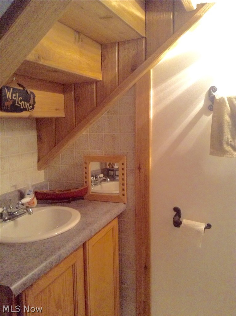 6580 Lakeview Road Hanoverton, OH 44423 - Photo 25 of 35 Half bath on lower level