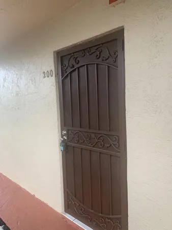 $2,200 | 1011 Southwest 105th Avenue, Unit 200, Miami, FL 33174