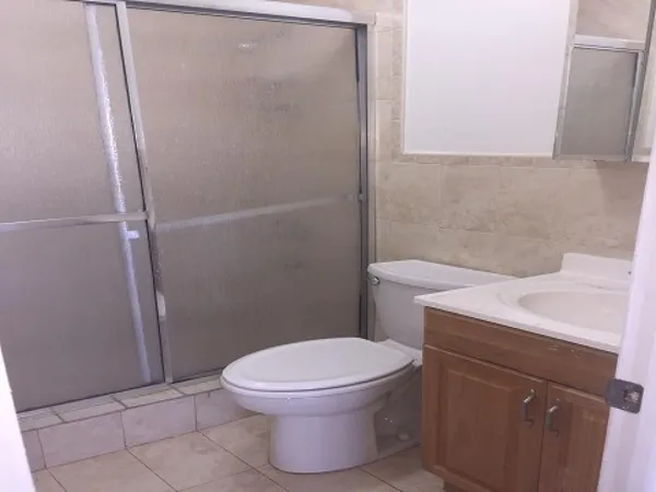 $2,200 | 1011 Southwest 105th Avenue, Unit 200, Miami, FL 33174