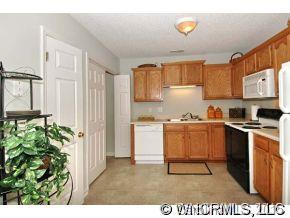 40 D Queen Road Candler, NC 28715 - Photo 5 of 9 Gallery Image 5