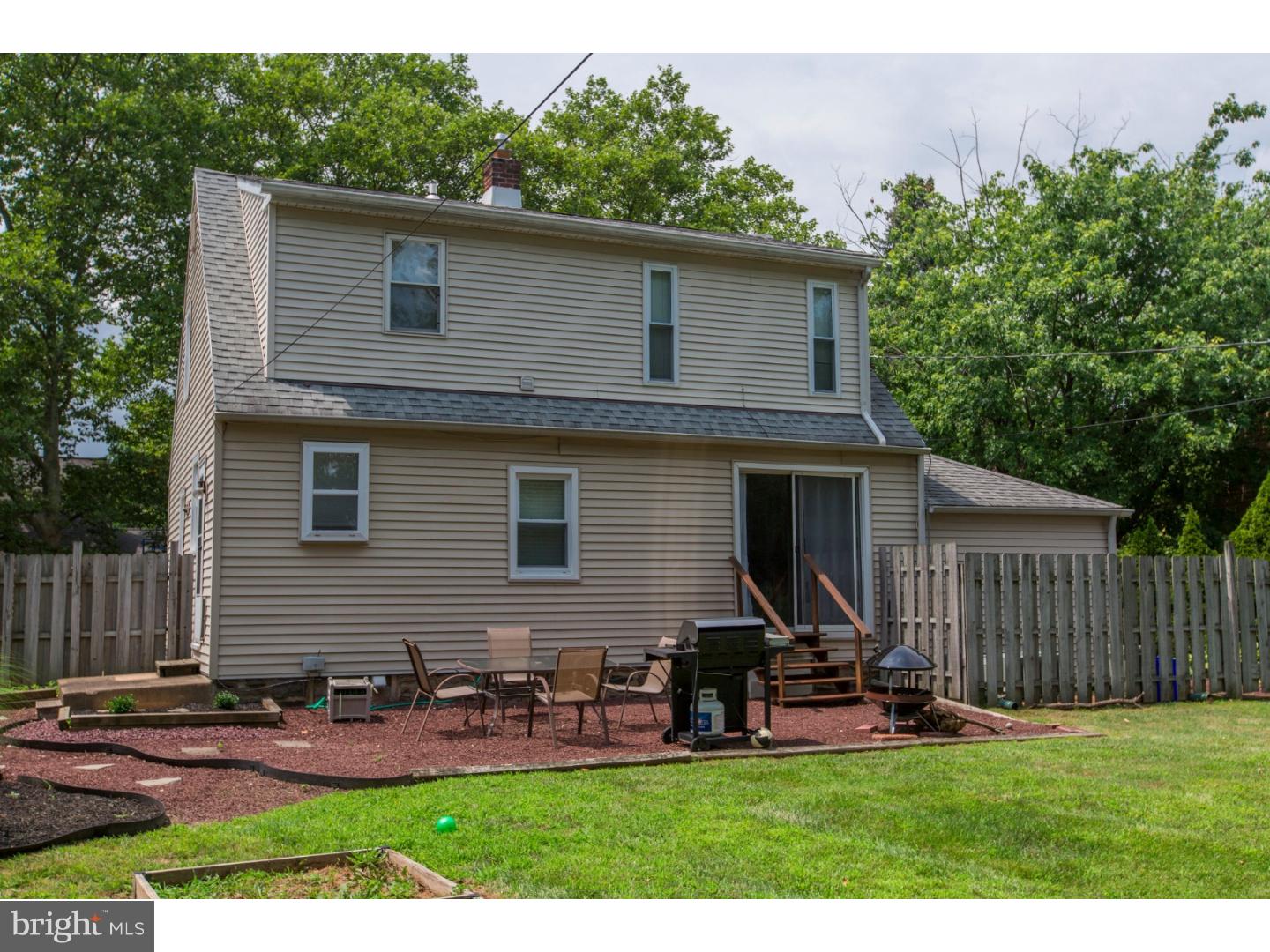 412 Crescent Road Hatboro, PA 19040 - Photo 20 of 24 Exterior Back