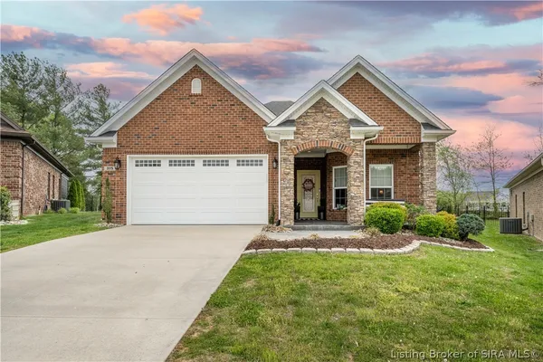 $368,000 | 315 Tuscany Drive, Floyds Knobs, IN 47119