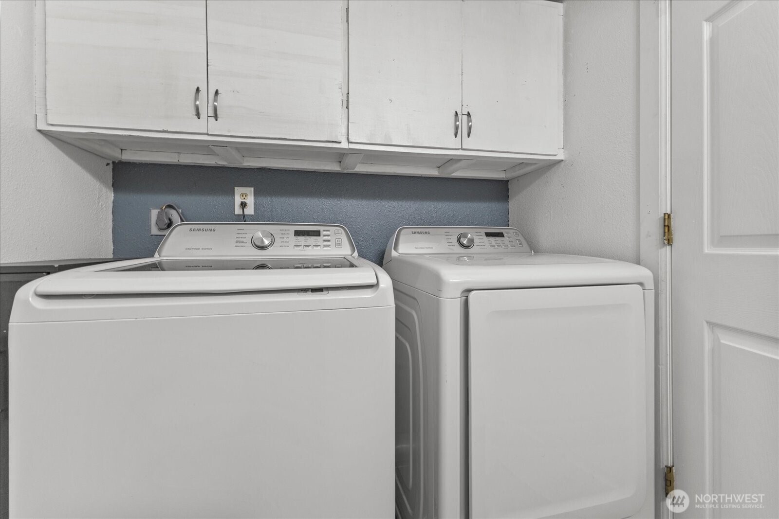 1027 Southwest 352nd Street Federal Way, WA 98023 - Photo 16 of 33 a utility room with dryer and washer