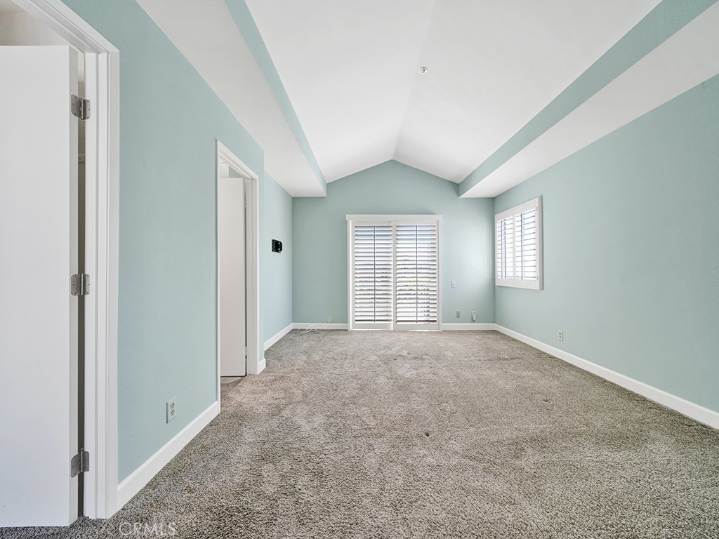 604 Via Espiritu San Clemente, CA 92672 - Photo 37 of 50 an empty room with windows and closet