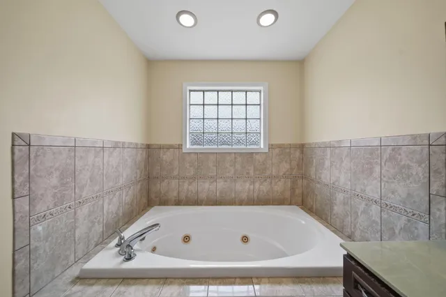 $389,875 | 5169 Alexander Drive, Britton, MI 49229