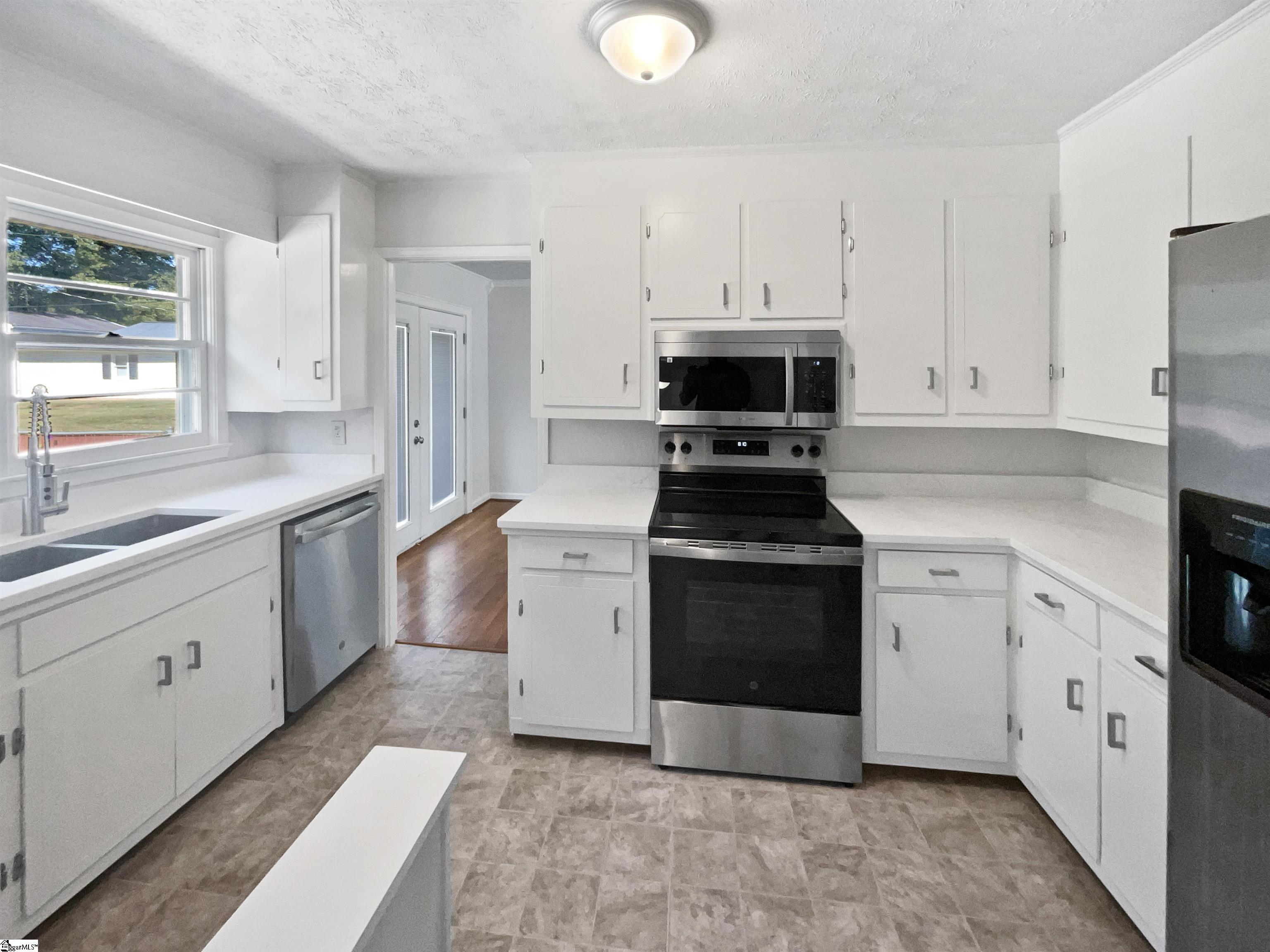 218 Woodhaven Road Easley, SC 29640 - Photo 6 of 21 Gallery Image 6