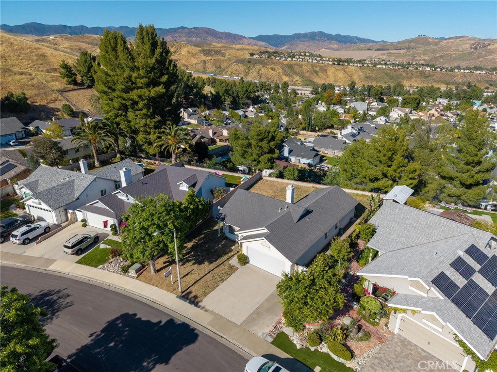31918 Gelding Road Castaic, CA 91384 - Photo 2 of 43