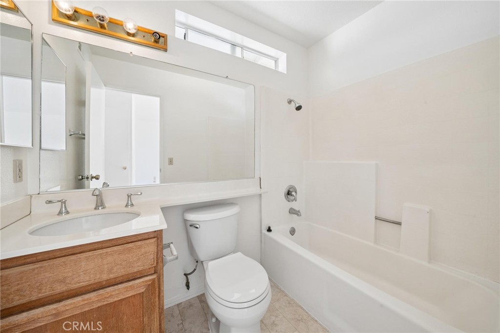 31918 Gelding Road Castaic, CA 91384 - Photo 25 of 43