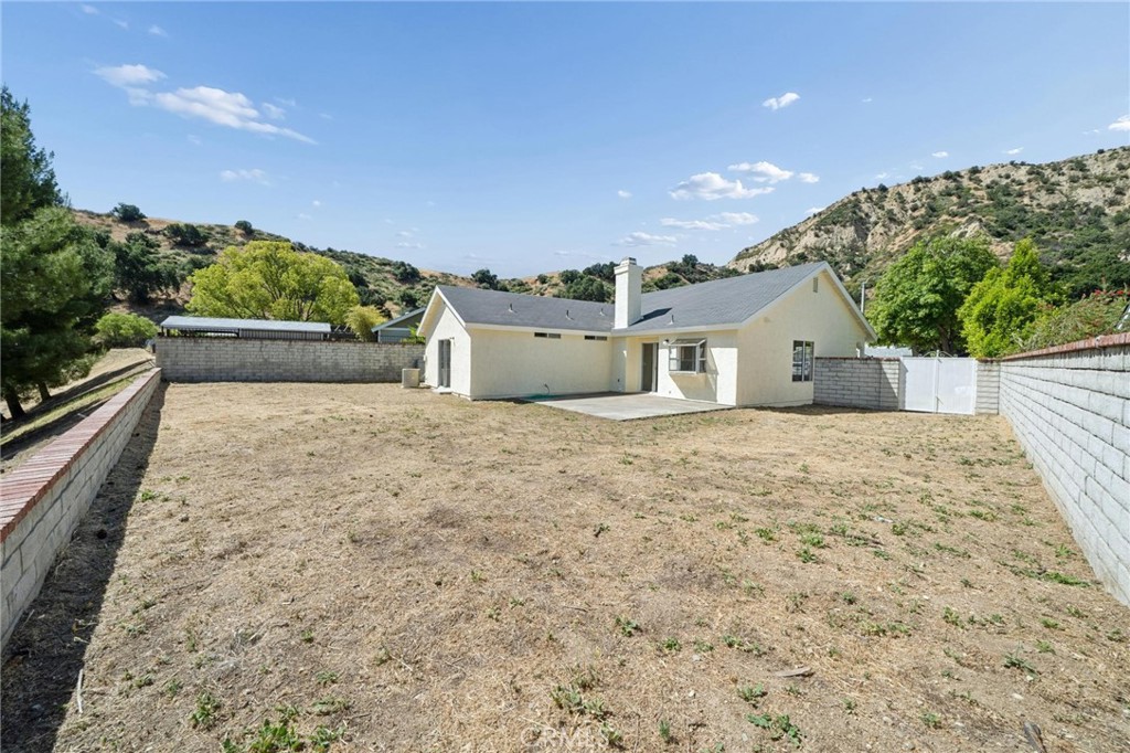 31918 Gelding Road Castaic, CA 91384 - Photo 29 of 43
