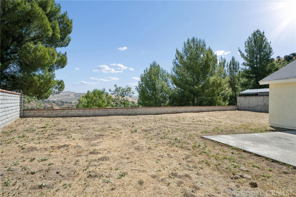 31918 Gelding Road Castaic, CA 91384 - Photo 31 of 43