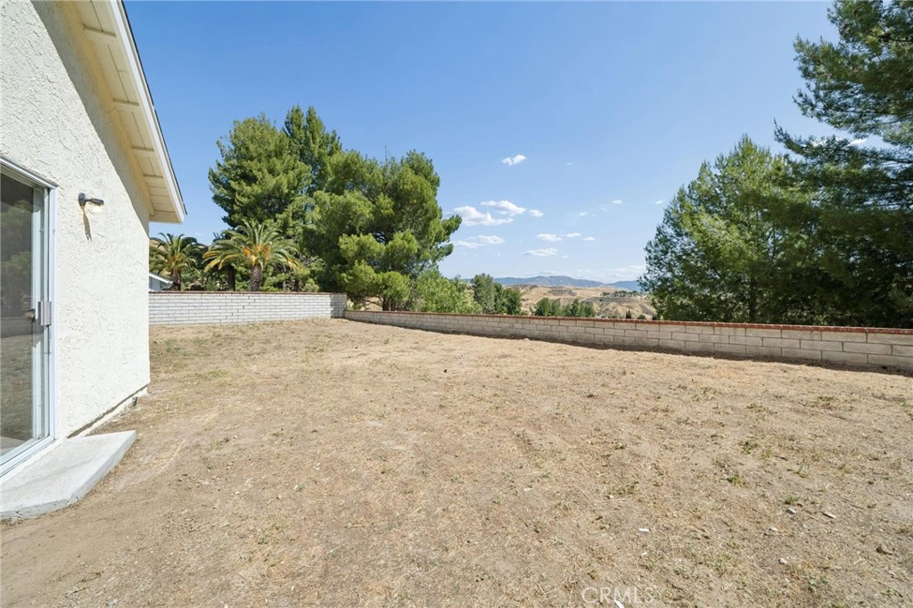 31918 Gelding Road Castaic, CA 91384 - Photo 32 of 43