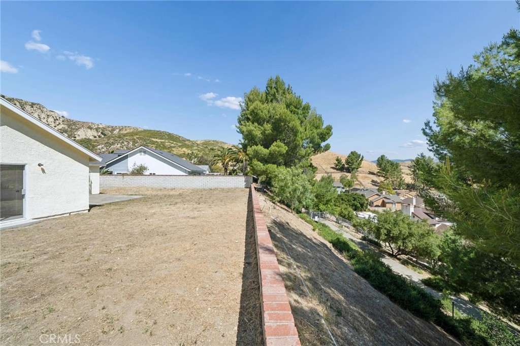 31918 Gelding Road Castaic, CA 91384 - Photo 34 of 43