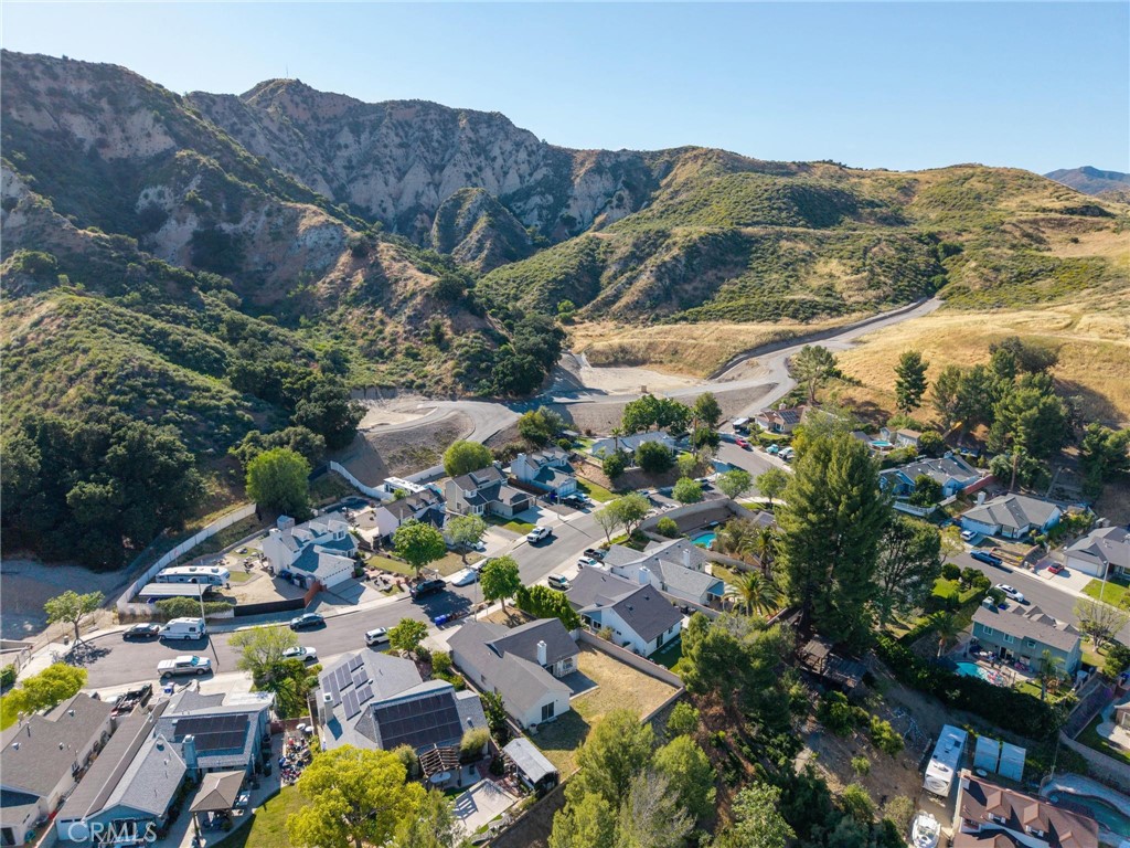 31918 Gelding Road Castaic, CA 91384 - Photo 38 of 43