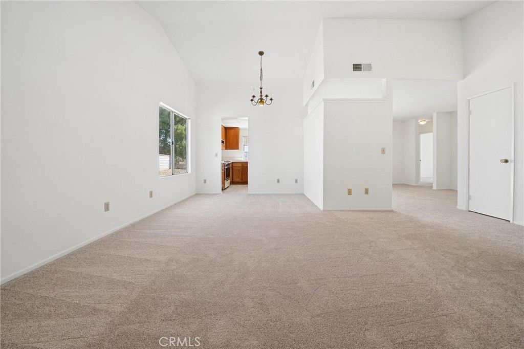 31918 Gelding Road Castaic, CA 91384 - Photo 7 of 43