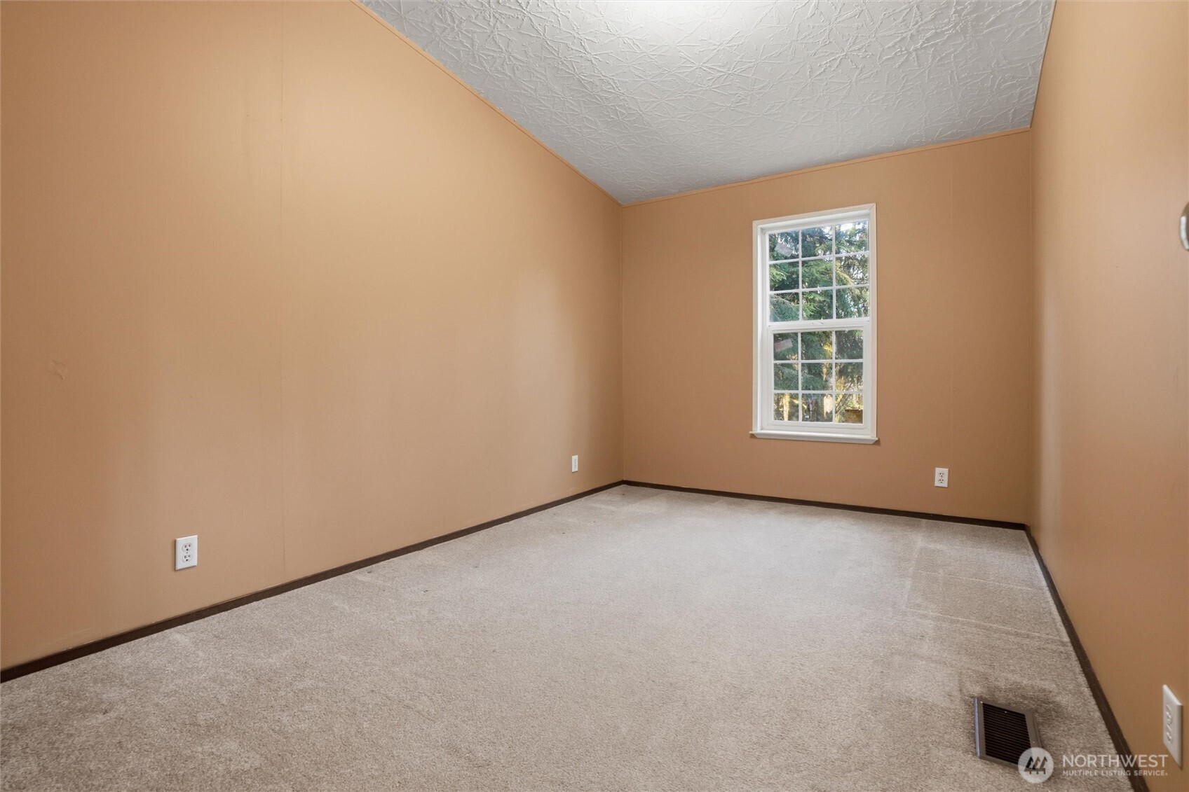 10535 Olalla Valley Road Southeast Olalla, WA 98359 - Photo 21 of 33 Gallery Image 21