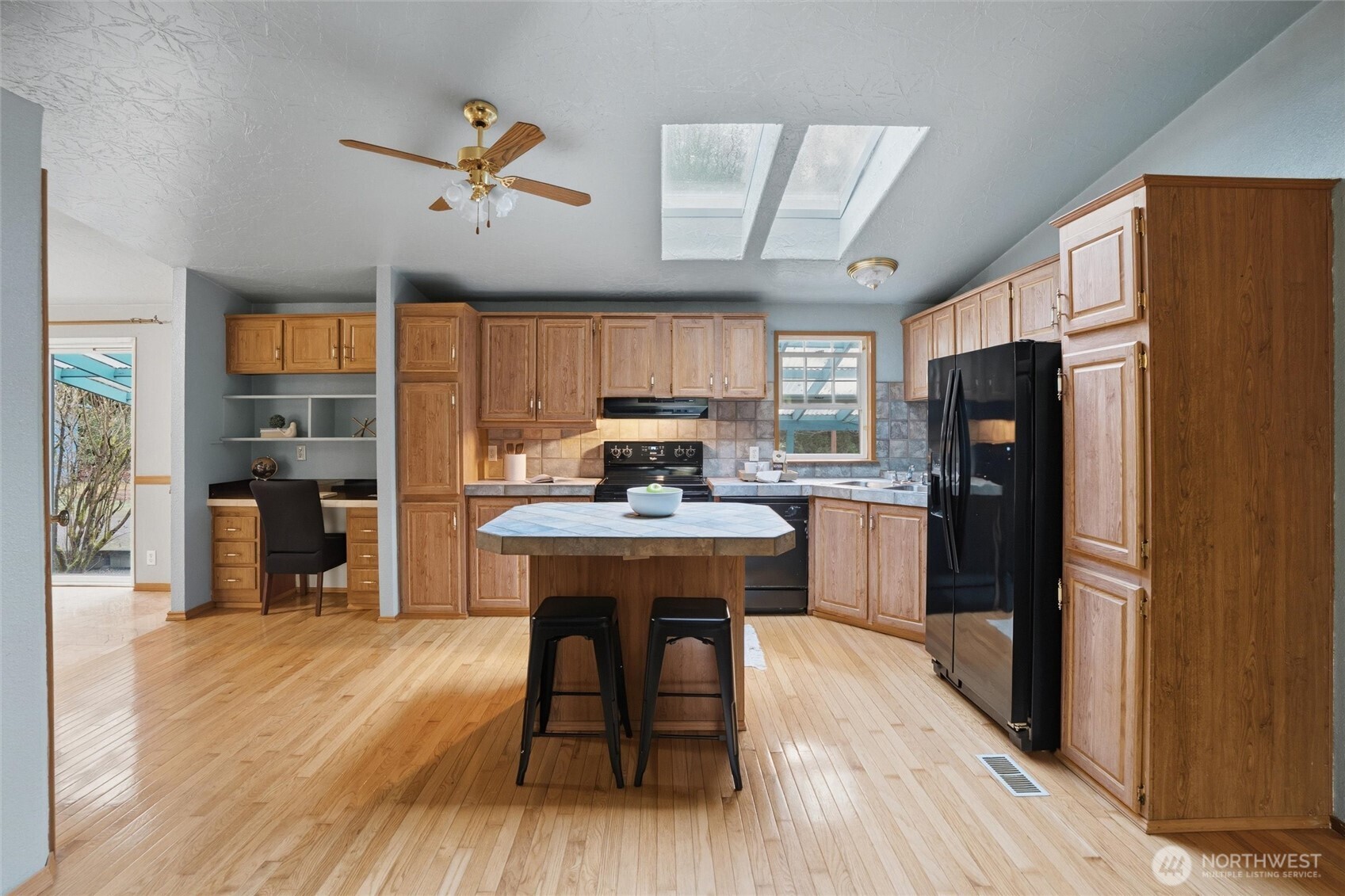 10535 Olalla Valley Road Southeast Olalla, WA 98359 - Photo 4 of 33 Gallery Image 4