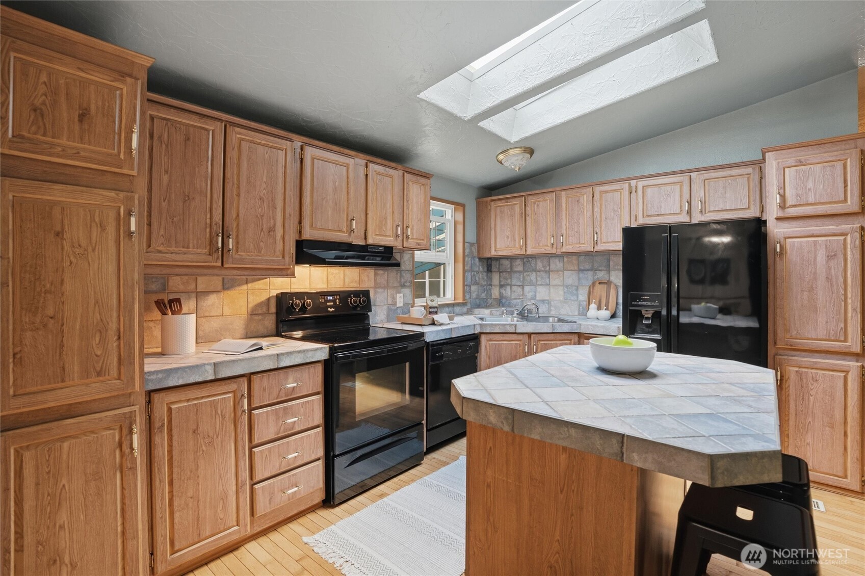 10535 Olalla Valley Road Southeast Olalla, WA 98359 - Photo 5 of 33 Gallery Image 5