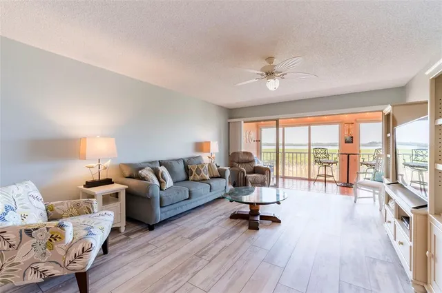 $3,200 | 1343 Perico Point Circle, Unit 117, Bradenton, FL 34209
